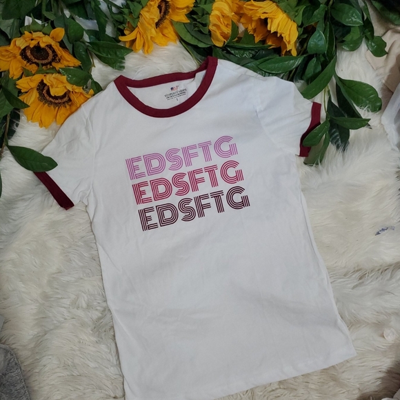 Vineyard Vines Tops - NWOT Vineyard Vines Stacked Slogan Tee